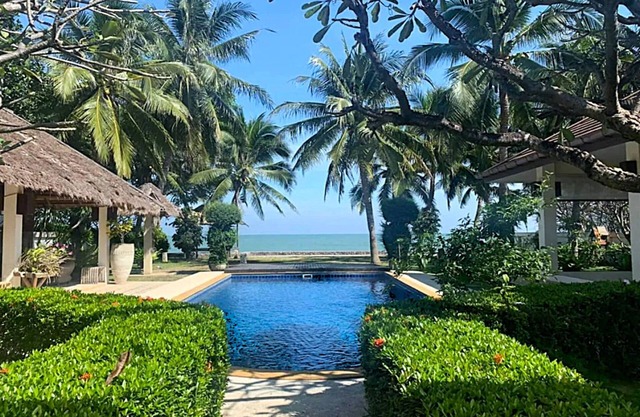 The Memory - 4 Bedrooms Beachfront Pool Villa