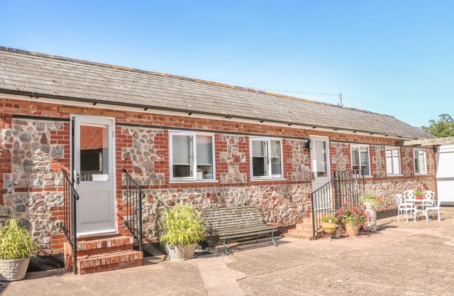 THE MILK SHED, pet friendly, luxury holiday cottage in Plymtree