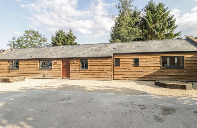THE MILKING BARN, family friendly, with open fire in Yeovil, Somerset