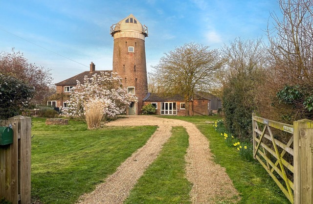 The Mill House - Four Bedroom House, Sleeps 8