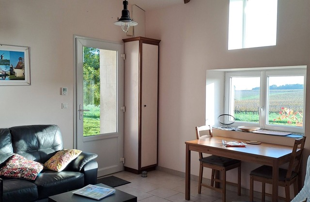The Mimosa cottage, calm and green