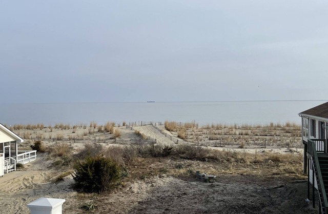 The Mission Beach beautiful bayviews! You will love this house!