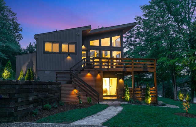 "The Modern Treehouse" on Hyco Lake, NC