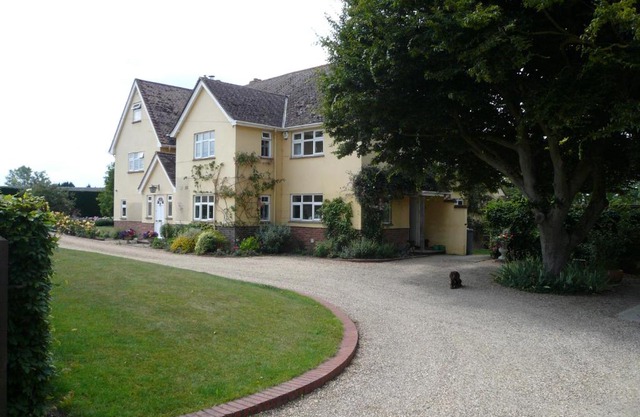 The Newnham White House