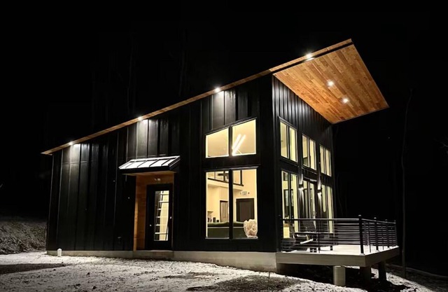 The Nordic Nook - Modern Cabin w/EV Charger