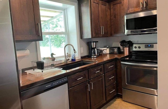 "The Oaks" a country retreat just 2 miles away from town.