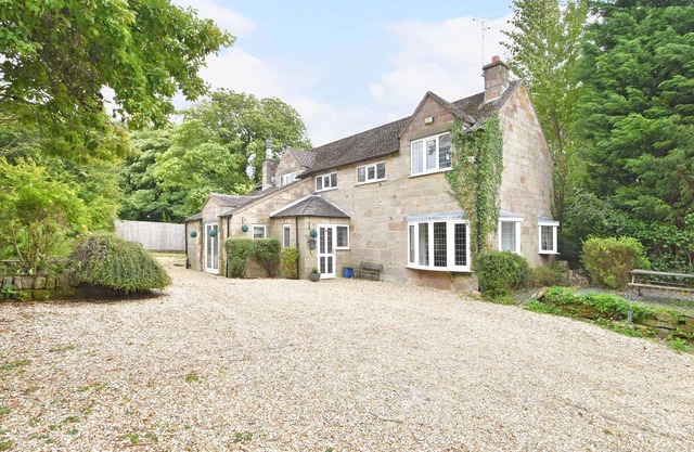 THE OLD BARN, family friendly in Farley Near Alton Towers