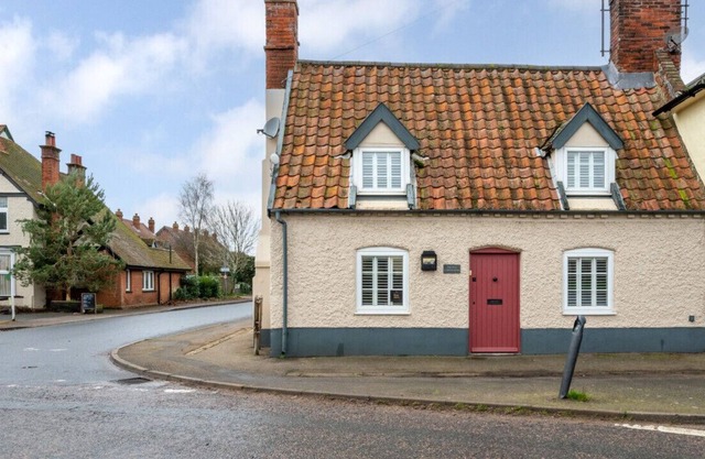 The Old Corner Shop - Three Bedroom House, Sleeps 5