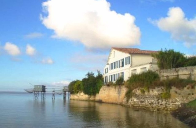 The Old Customs House