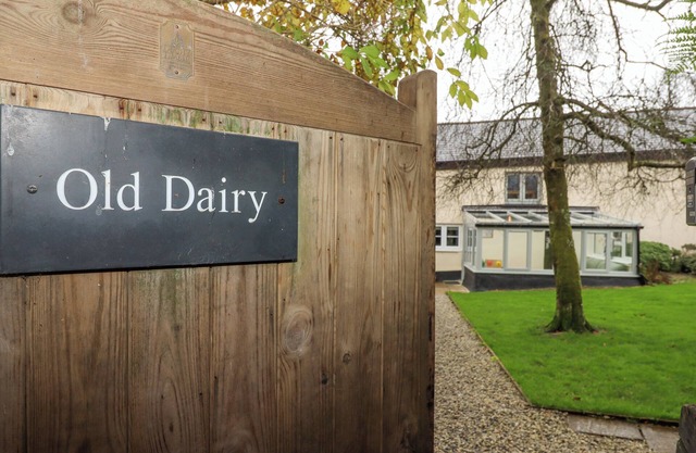 THE OLD DAIRY, pet friendly, with open fire in Sourton Down