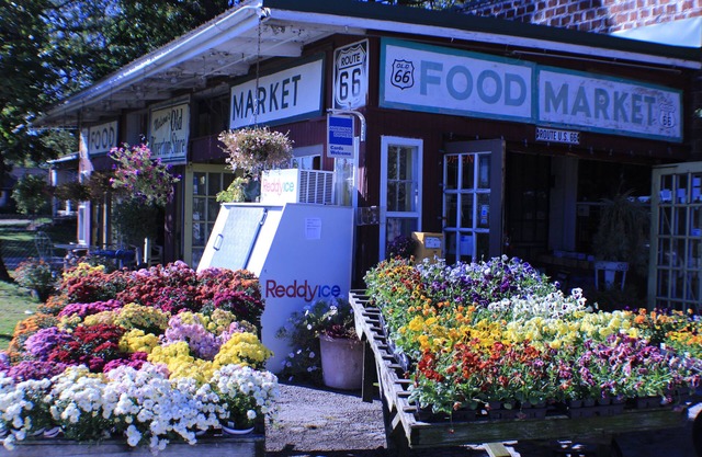 The Old Riverton Post B&B ♦ KS Route 66 ♦ Vintage Charming Family Fun