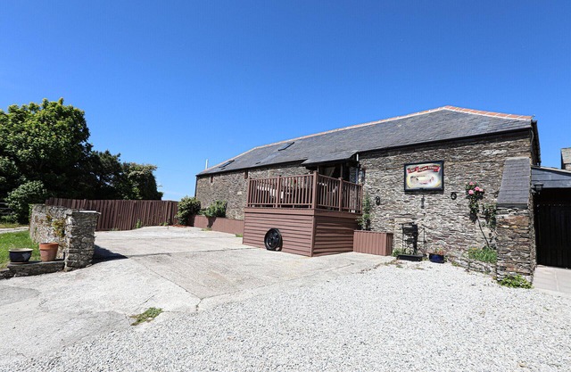 The Old Wagon House, views over the fields and sea