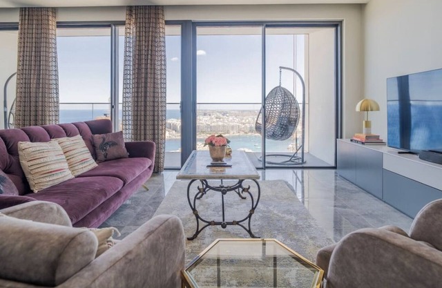 The one and only level 26 3BR Mercury luxury home!