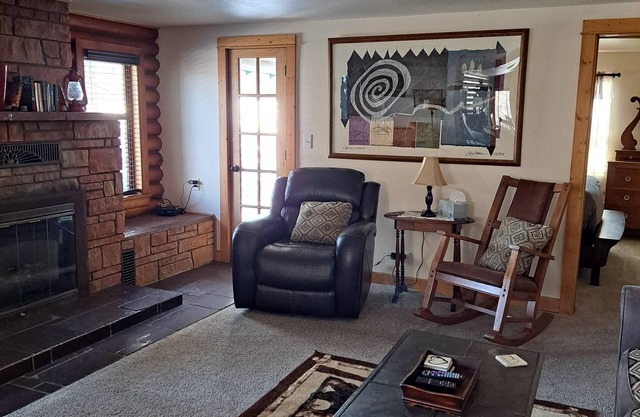 "The Orchard Cabin" 3 Bedoom Sleeps 6-12