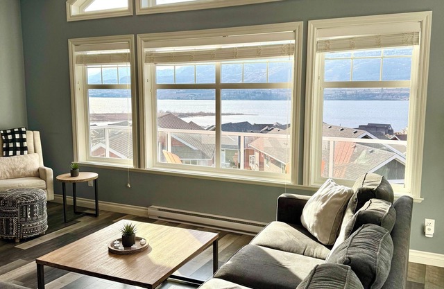 The Osoyoos Lake Breeze Cottage #260