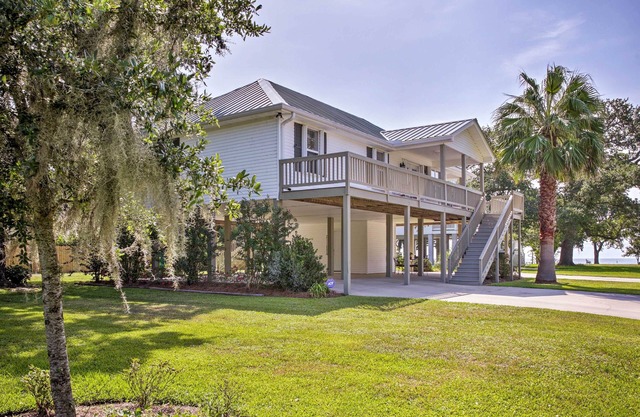 'The Palm' Bay St. Louis Home - Walk to Beach!