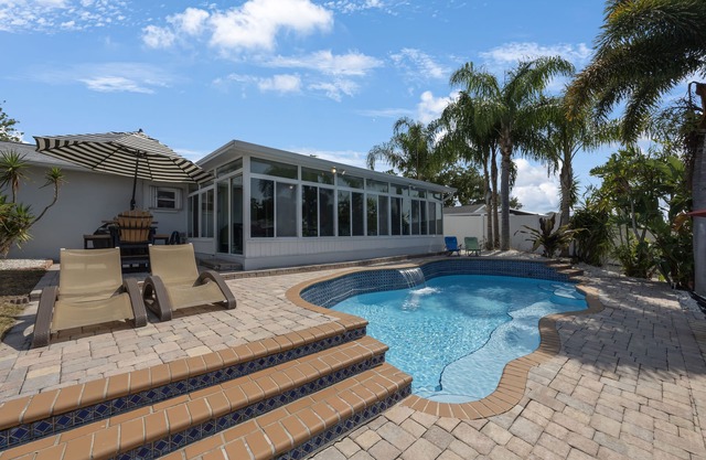 The Palm Island Villa Luxury 4 Bedroom Waterfront Home