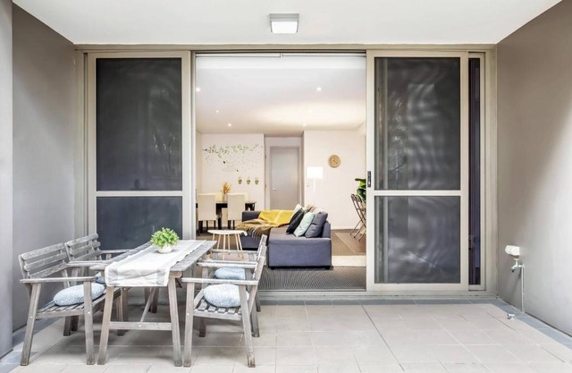 'The Patio' Live like a Local in Spacious Comfort