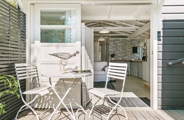'The Pelicans Nest' by Accom Holidays