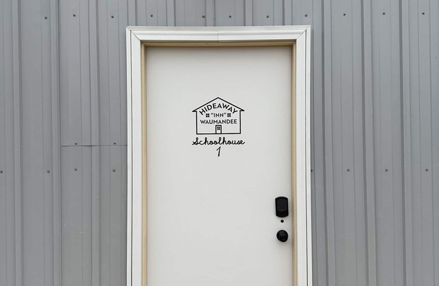 The perfect "Hideaway" from hectic everyday life in the heart of Buffalo County!