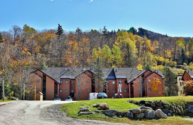 The Pico Escape: 3br/2ba Ski On/ski Off At Pico Mountain. Close To Killington. 3 Bedroom Condo