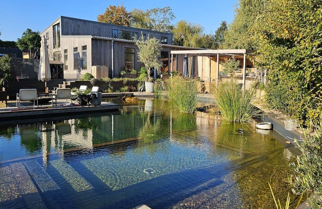 The Plant House by Group Retreats - sleeps 14 guests in 6 bedrooms