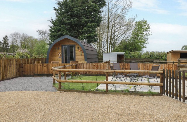 THE PODDY, pet friendly, with a garden in Lyneham