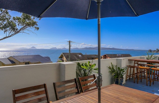 The Point 10, 5-7 Mitchell St - stunning water views