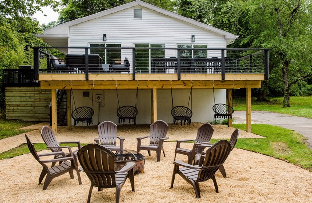 The Potomac House: 13 acre riverfront property