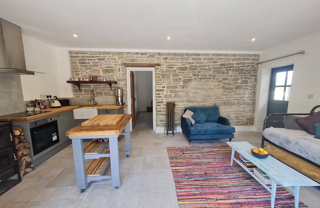 The Potting Shed - Dog Friendly Cottage with Fields to Roam near Glastonbury