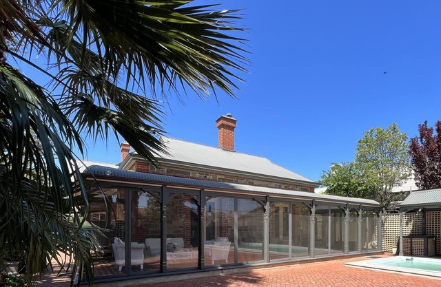 The Red Door: Expansive Home/Pool/4 BR w Ensuitesn