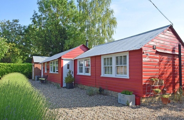 The Red Shed small quiet home 3m Bury St Edmunds