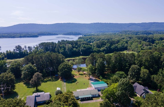The Reel Therapy Lakehouse