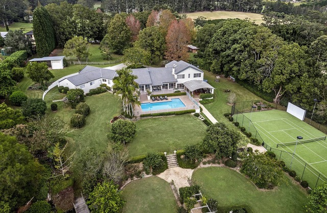 The Residence - 6 Bedrooms, Tennis Court, Pool, Heated Spa