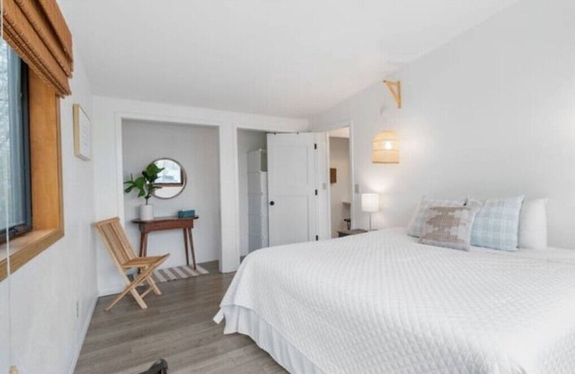 The Rest on the River - projector - fire pit - sunroom - contractors welcome