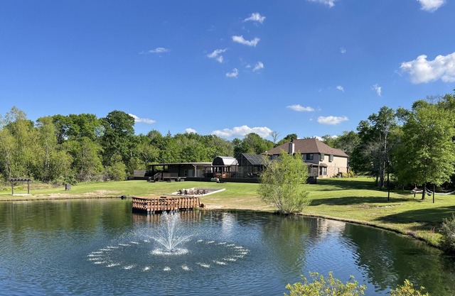 The Retreat at Hempstead - Lodging & Events! Sleeps 28, Events up to 100 guests.