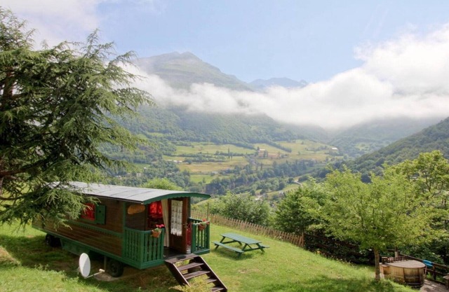 The Rhododendron trailer