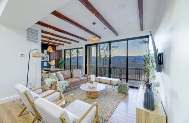The Ridgetop Hideaway
