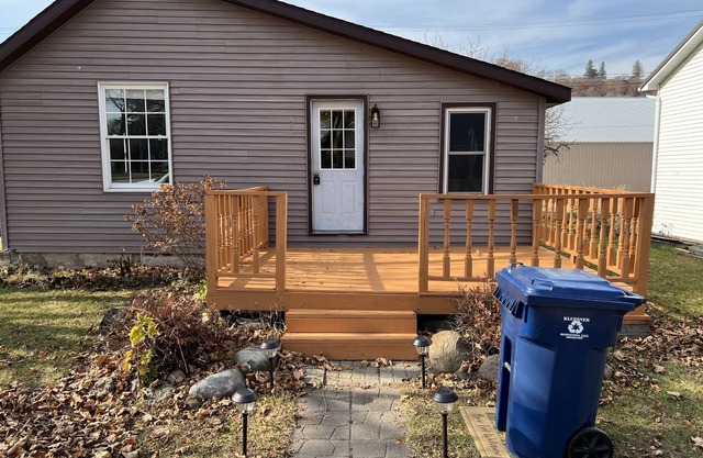 The Riverside Retreat! cozy, newly remodeled home