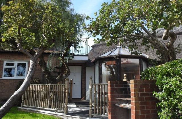 The Riverside Studio at Old Bridge Cottage , Ringwood, New Forest