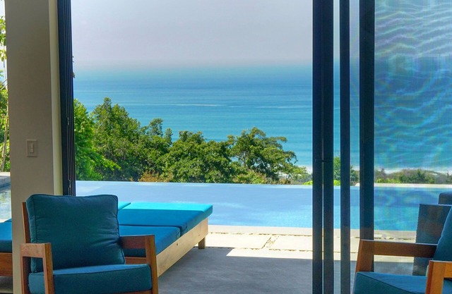 The Rock House : Stunning Ocean View Luxury Home with Private Infinity Pool