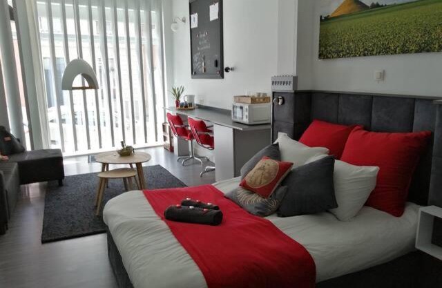 The Romantic Waterloo Lion's suite