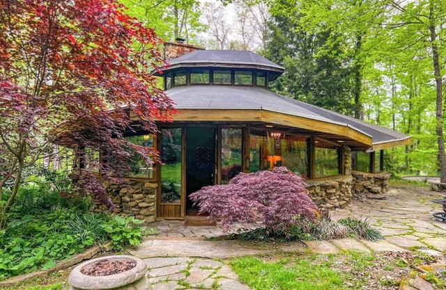 The Roundabout Cabin near Portsmouth, Ohio