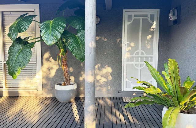 The Roy ✨ Family home close to airport + train