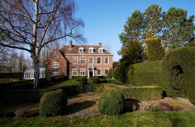 The Royal Retreat -Elegant 7BDR with Garden