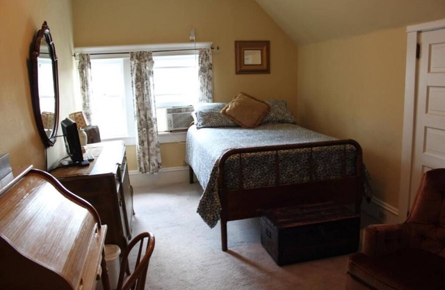 The Ruthie at Victorian Charm Inn