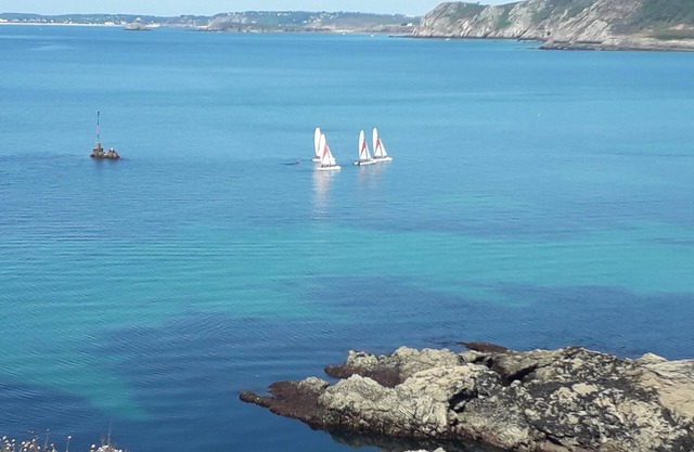 The sea as the only horizon