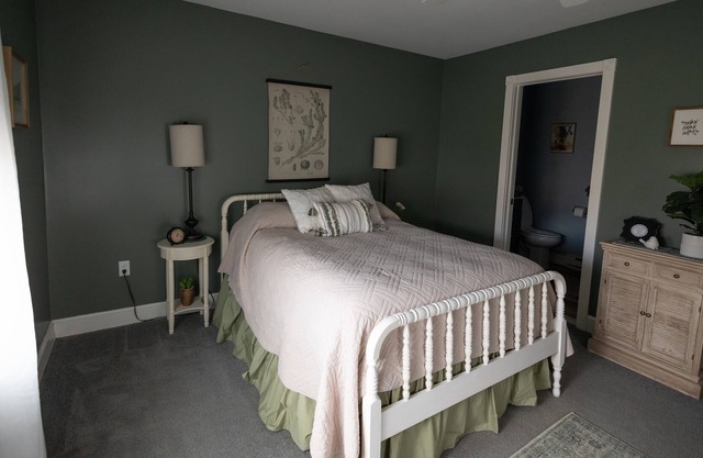 The Sequoia Room located 7 miles from Ricketts Glen State Park