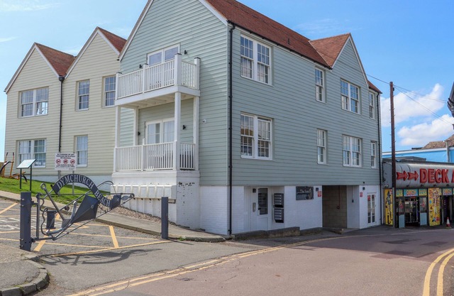 THE SEVEN SANDS, country holiday cottage in Dymchurch