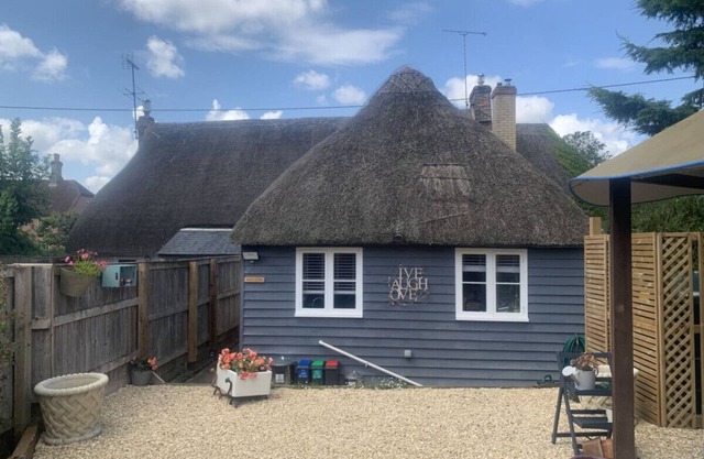The Shack - Thatched Self Contained Annex